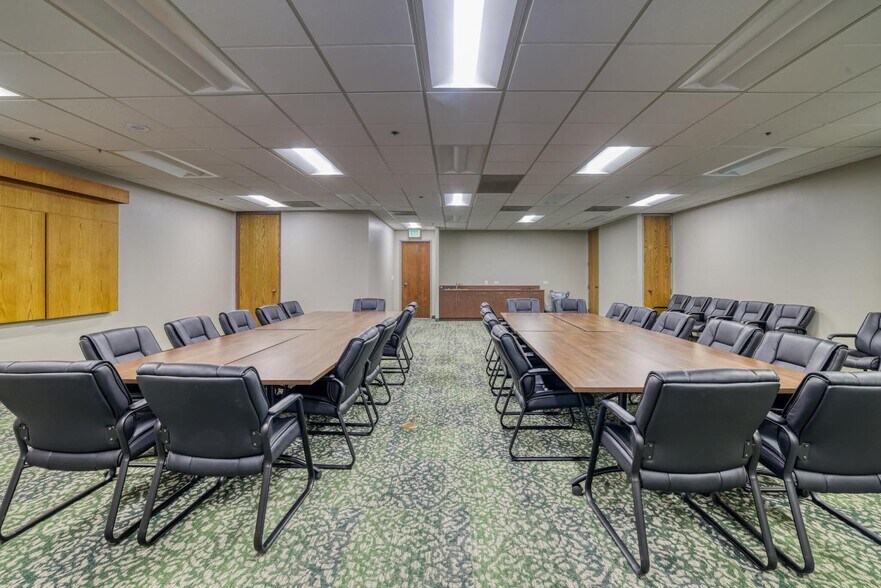 3300 S Parker Rd, Aurora, CO à louer - Photo intérieure - Image 3 de 17