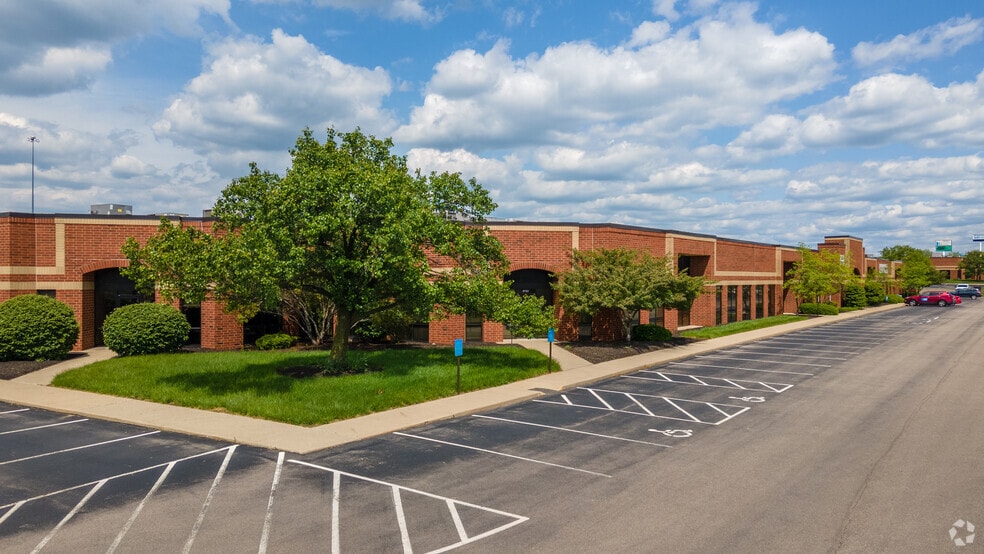 2700-2758 E Kemper Rd, Cincinnati, OH for lease - Building Photo - Image 2 of 4