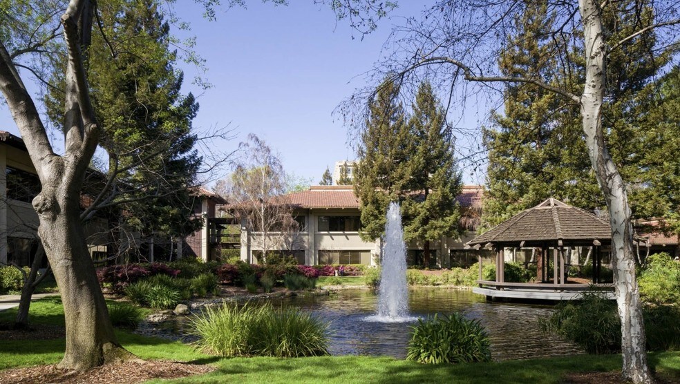 630 Hansen Way, Palo Alto, CA à louer - Photo du bâtiment - Image 1 de 5