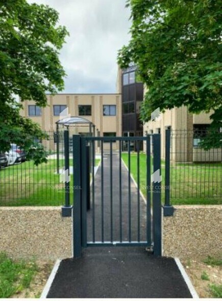 18 Boulevard De La Paix, Cergy for lease - Building Photo - Image 2 of 6