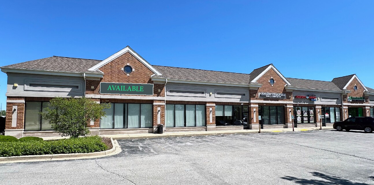 7720 W Good Hope Rd, Milwaukee, WI for lease Primary Photo- Image 1 of 6
