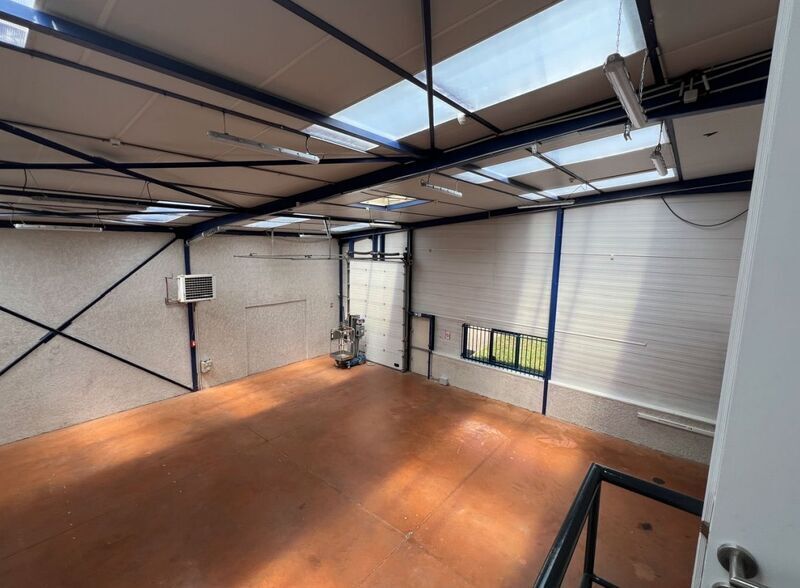 Le Favier, Saint-Genis-Laval for lease Interior Photo- Image 1 of 16