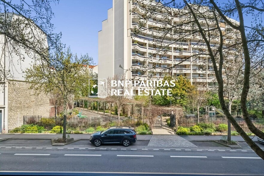 35 Boulevard Georges Clémenceau, Courbevoie à louer - Photo du bâtiment - Image 2 de 14