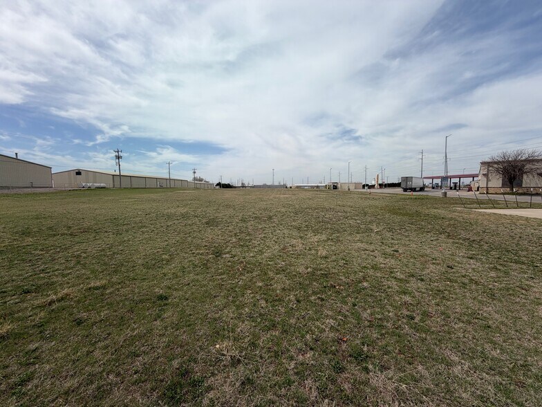 NW 164th & Rockwell, Edmond, OK à vendre - Photo du bâtiment - Image 3 de 6