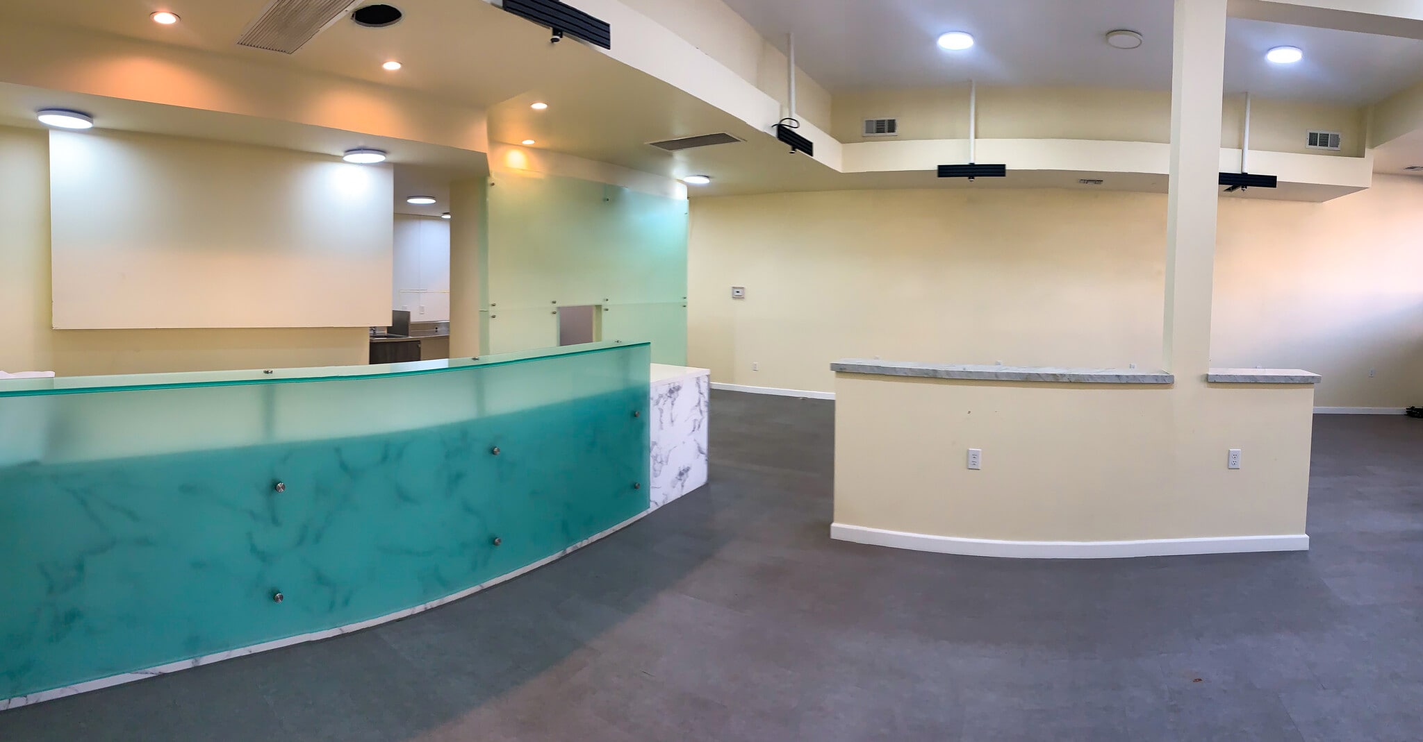 18606-18612 Ventura Blvd, Tarzana, CA for lease Interior Photo- Image 1 of 5