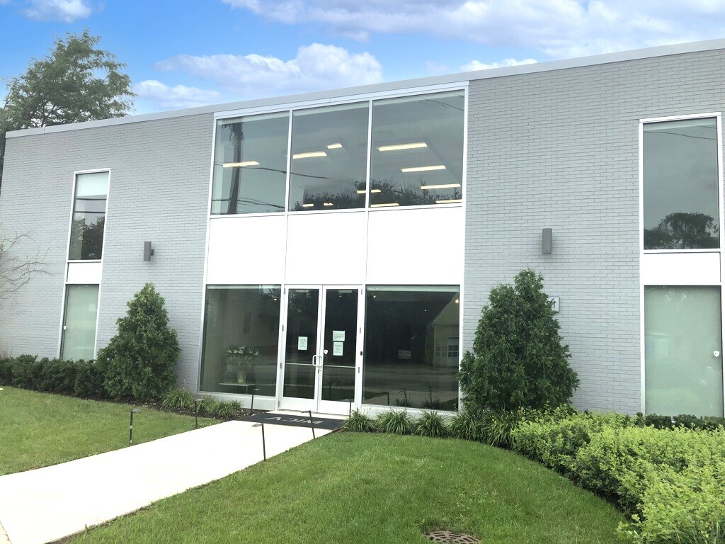 721 Dundee Ave, Elgin, IL for lease Building Photo- Image 1 of 14