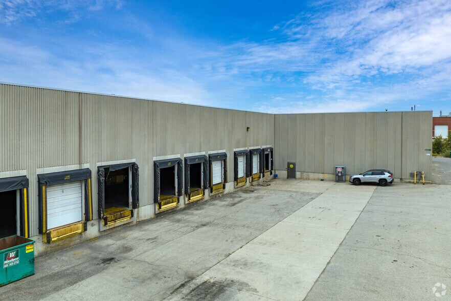 6650 Pacific Cir, Mississauga, ON à louer - Photo du bâtiment - Image 3 de 5