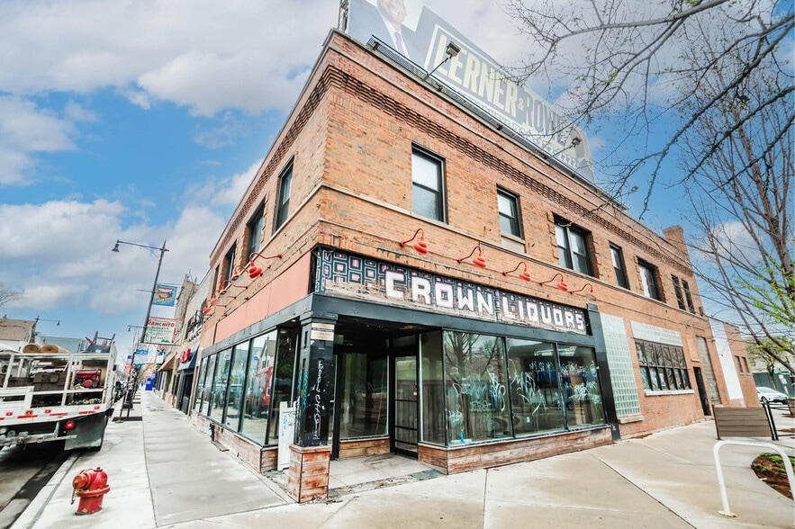 2821-2823 N Milwaukee Ave, Chicago, IL à louer - Photo du bâtiment - Image 2 de 6