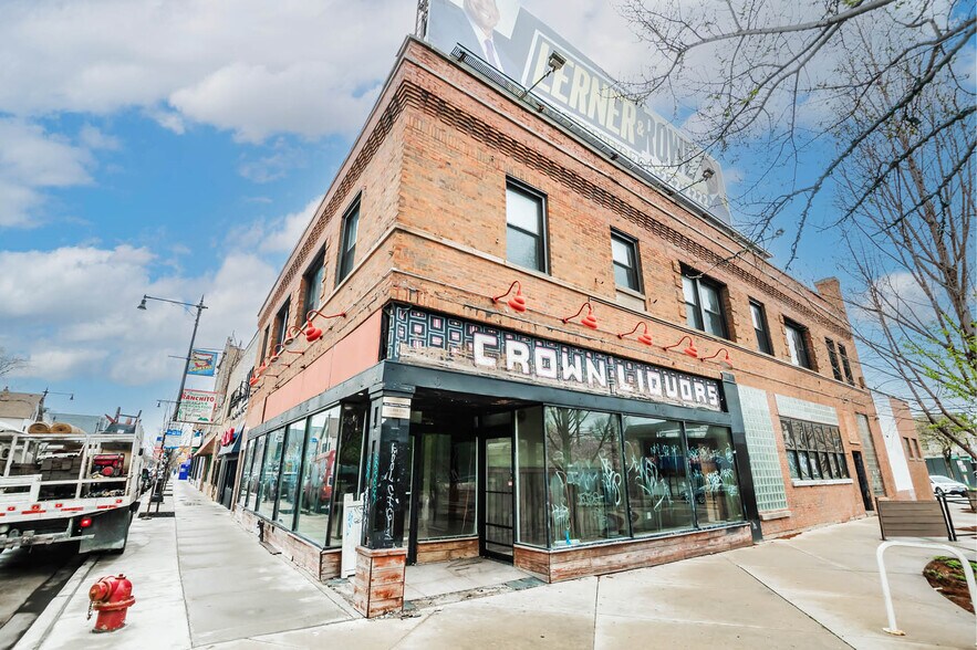 2821-2823 N Milwaukee Ave, Chicago, IL à louer - Photo du bâtiment - Image 2 de 6