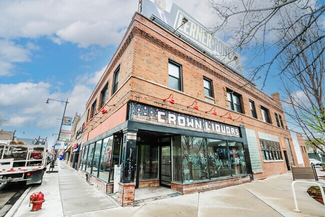 Plus de détails pour 2821-2823 N Milwaukee Ave, Chicago, IL - Commerce de détail à vendre