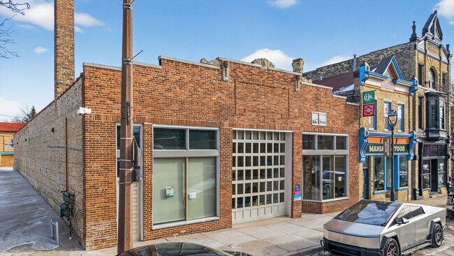 Plus de détails pour 1818 N Dr Martin Luther King Jr Dr, Milwaukee, WI - Bureau à vendre