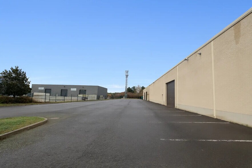 Rue Marie Louise Burgert Neuv, Reims à louer - Photo du bâtiment - Image 2 de 12