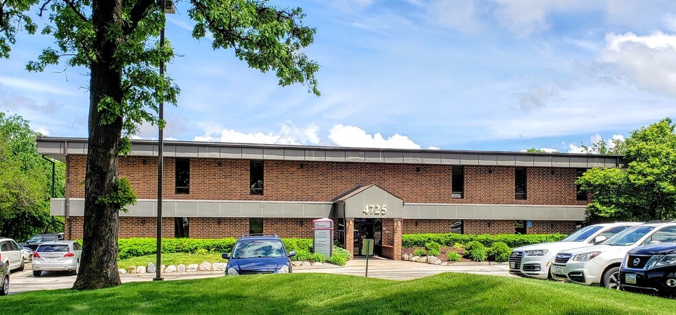 4725 Merle Hay Rd, Des Moines, IA à louer - Photo du bâtiment - Image 2 de 3