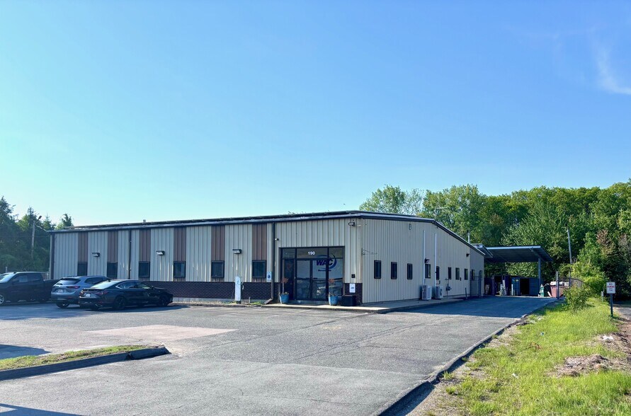 190 Pleasant St, Ashland, MA à vendre - Photo du bâtiment - Image 1 de 15