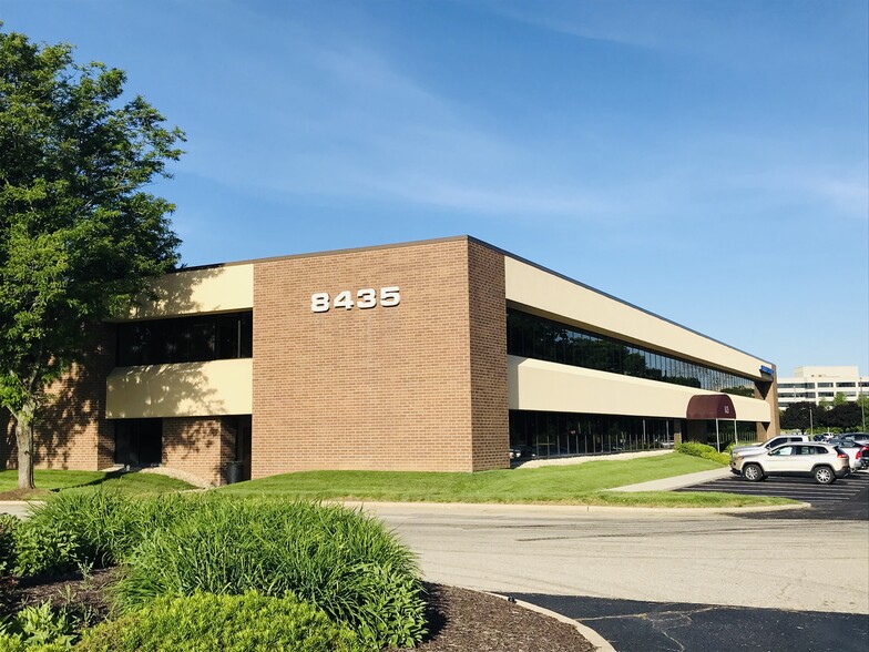 8435 Keystone Crossing, Indianapolis, IN for sale - Building Photo - Image 1 of 1