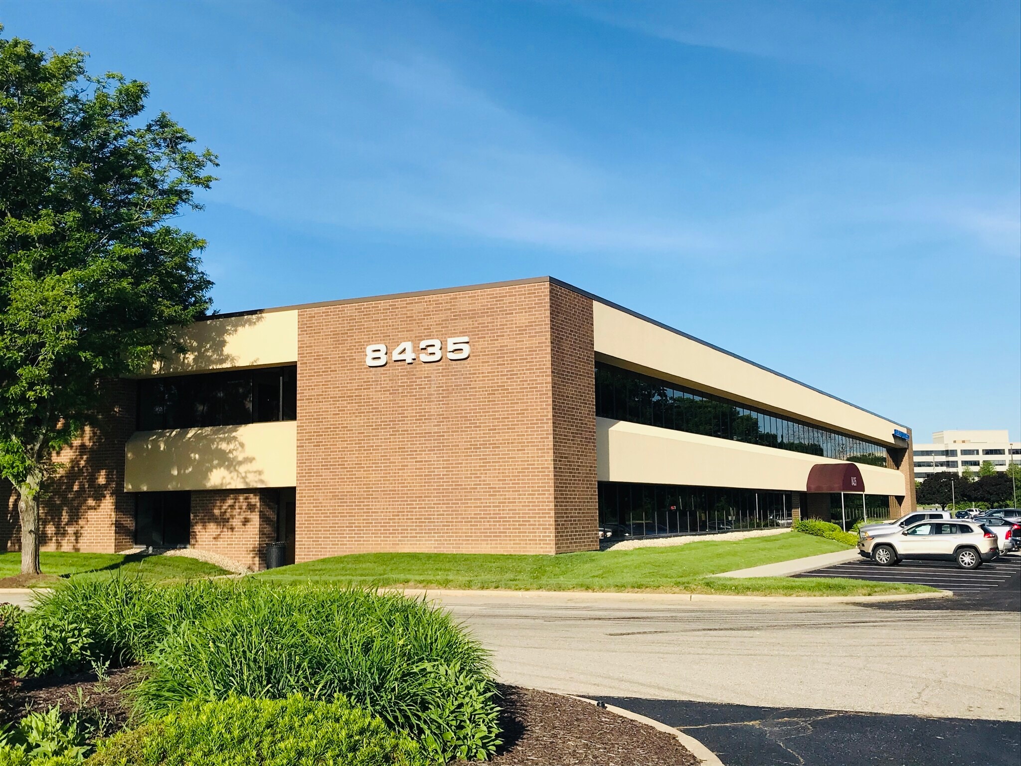 8435 Keystone Crossing, Indianapolis, IN for lease Primary Photo- Image 1 of 10