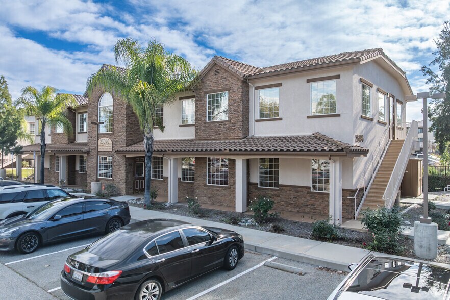 25096 Jefferson Ave, Murrieta, CA à louer - Photo du bâtiment - Image 1 de 4