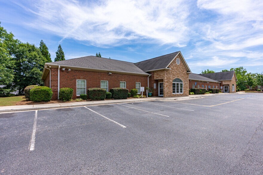 1500 Langford Dr, Watkinsville, GA à vendre - Photo du bâtiment - Image 3 de 62