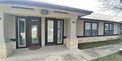 930 S Bell Blvd, Cedar Park, TX for lease Building Photo- Image 2 of 2