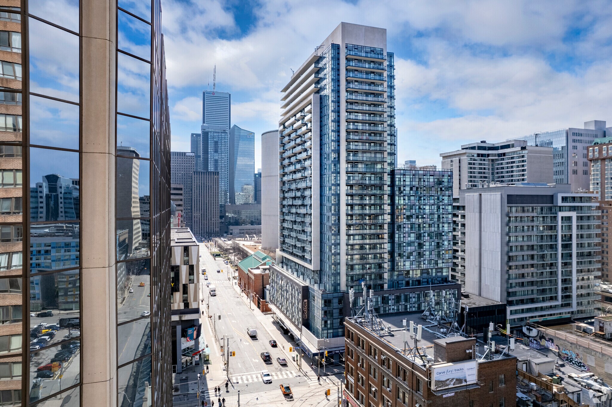 570 Bay St, Toronto, ON for lease Primary Photo- Image 1 of 33