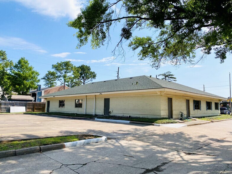 12623 Jones Rd, Houston, TX à vendre - Photo du bâtiment - Image 3 de 11