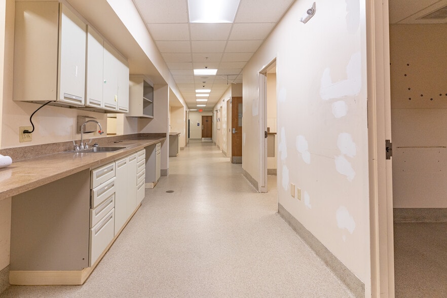 14000 Keystone Pky, Brook Park, OH for lease - Interior Photo - Image 3 of 8