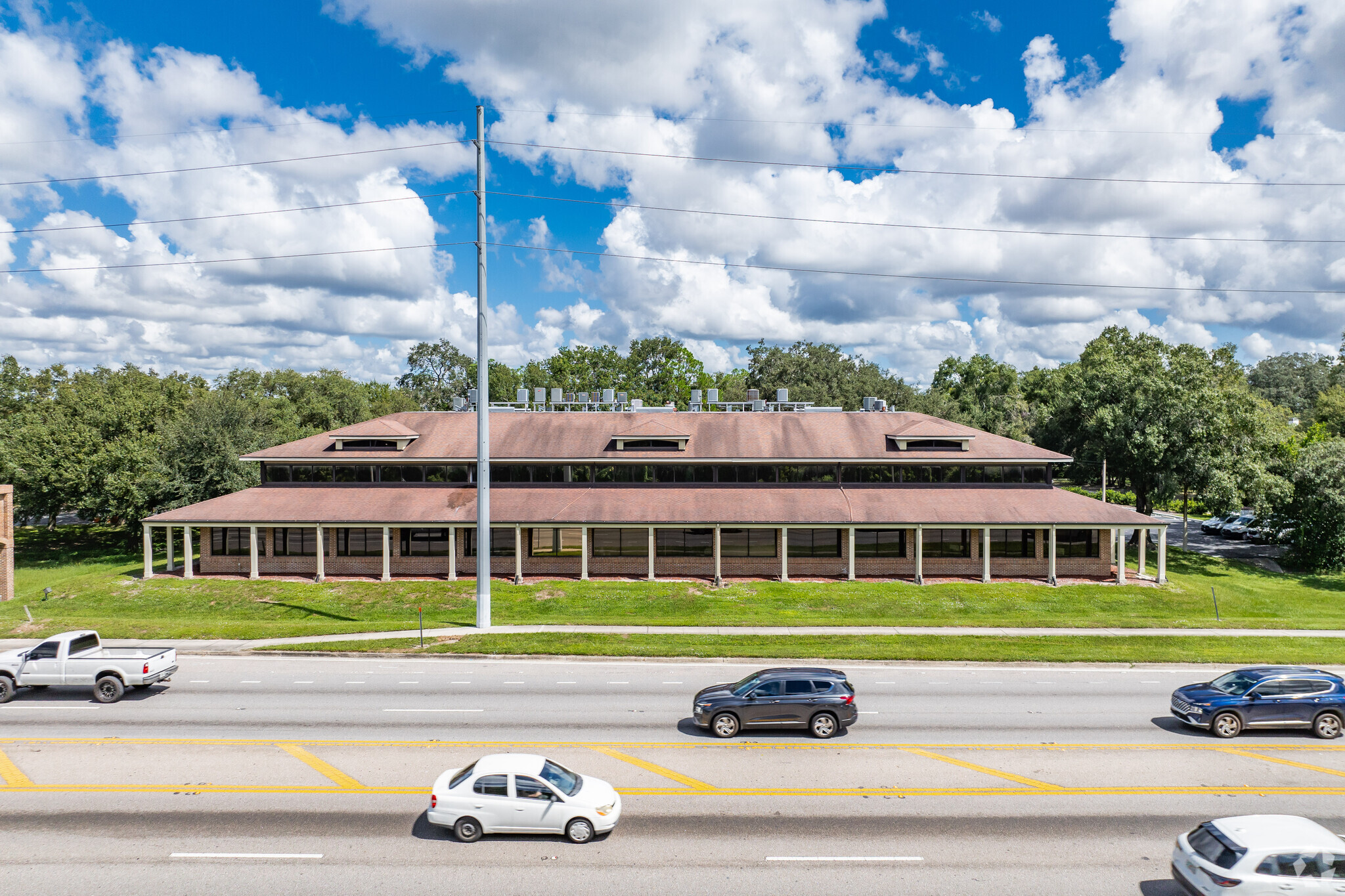 2701 W Busch Blvd, Tampa, FL à louer Photo du b timent- Image 1 de 10