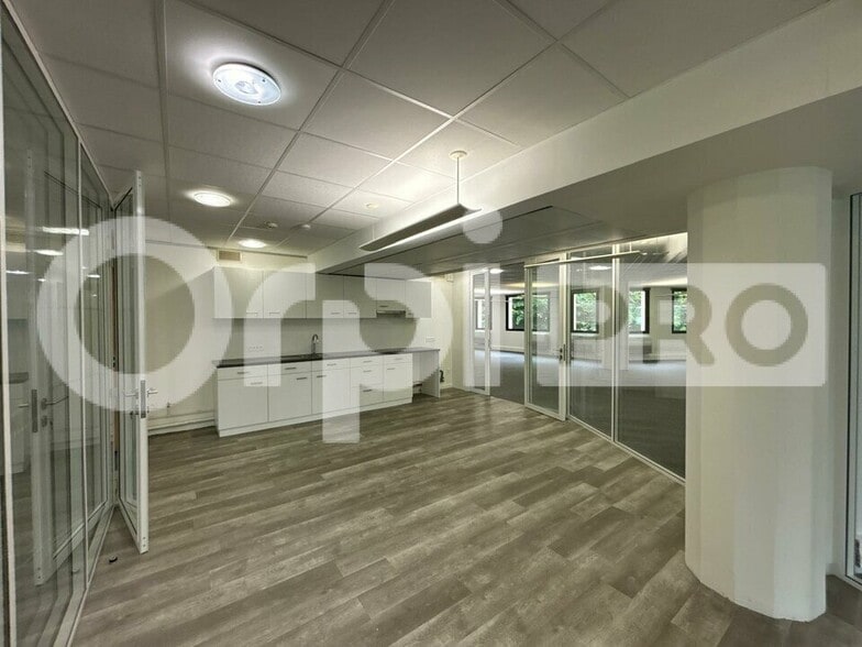 Bureau dans Saint Aubin à louer - Photo intérieure - Image 1 de 12