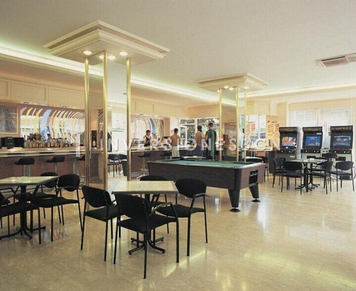 Avenida Vila de Blanes, 23, Lloret de Mar, Gerona for sale - Interior Photo - Image 3 of 6