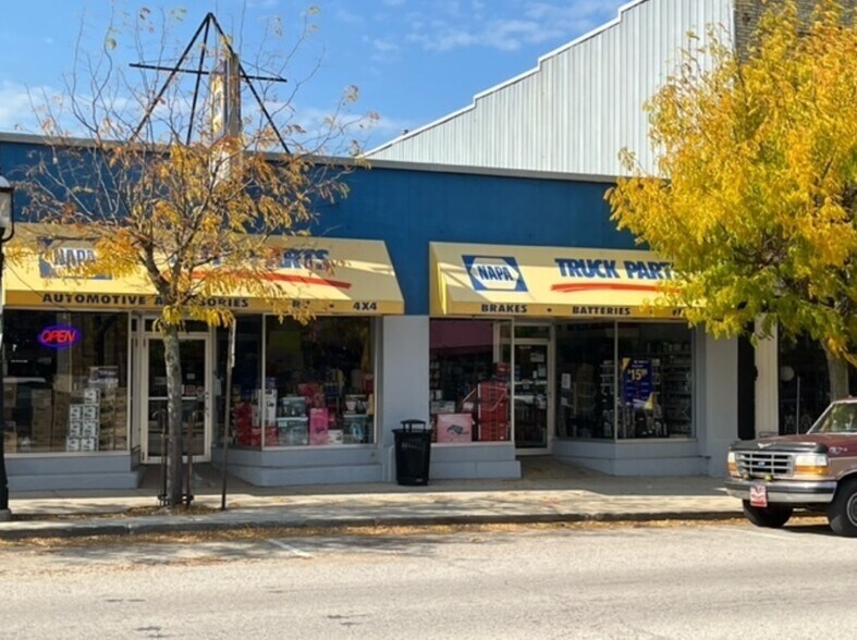 65 S State St, Hart, MI à vendre - Photo du bâtiment - Image 2 de 19