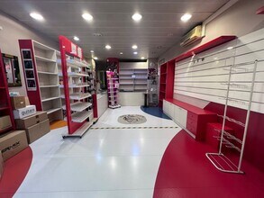 Commerce de détail dans Igualada, Barcelona à louer Photo intérieure- Image 1 de 8