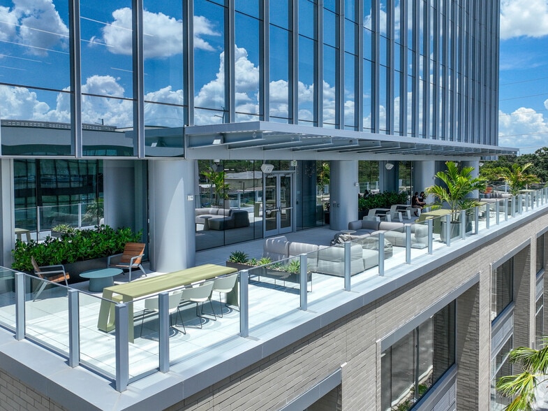 3725 W Grace St, Tampa, FL à louer - Photo du bâtiment - Image 3 de 7