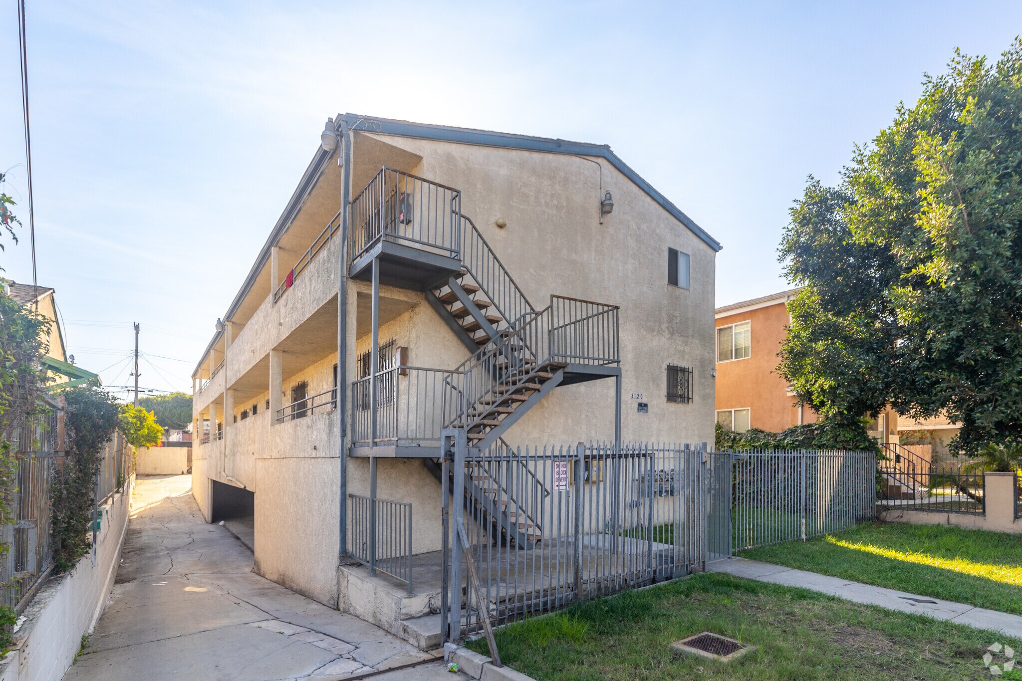 3120 W 71st St, Los Angeles, CA à vendre Photo principale- Image 1 de 1