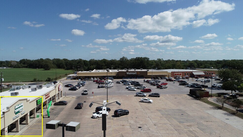 2101 Milam St, Columbus, TX à louer - Photo du bâtiment - Image 3 de 6