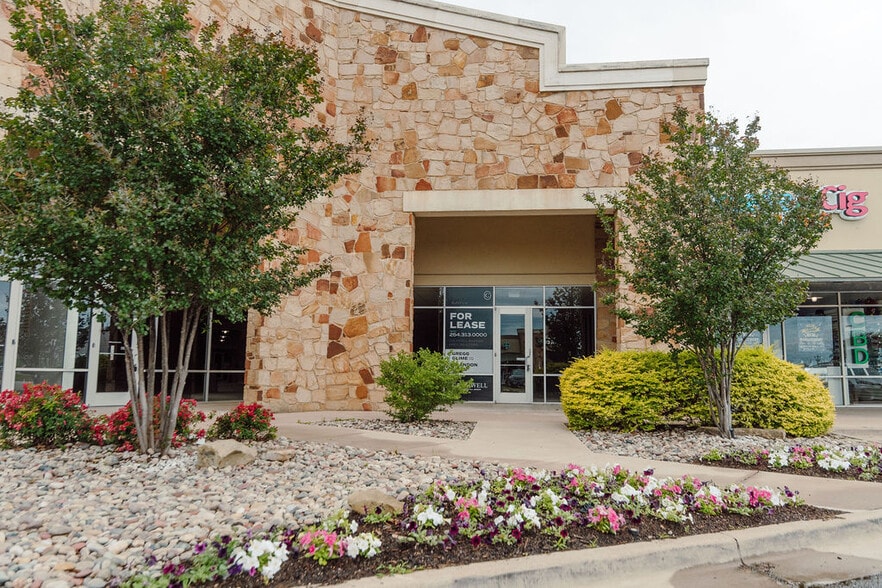 1201 Hewitt Dr, Waco, TX for lease - Building Photo - Image 2 of 6