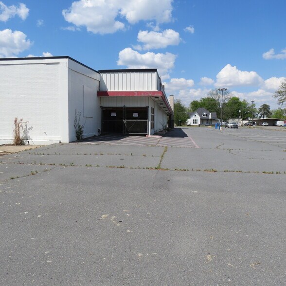 600 S Ash St, Pine Bluff, AR à vendre - Photo du bâtiment - Image 2 de 5