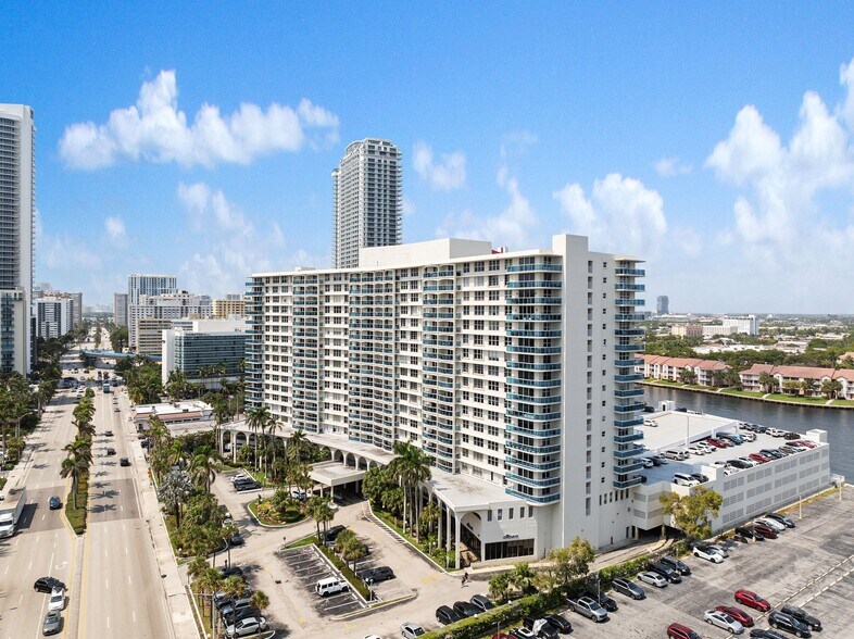 3800 S Ocean Dr, Hollywood, FL à vendre - Photo du bâtiment - Image 3 de 3