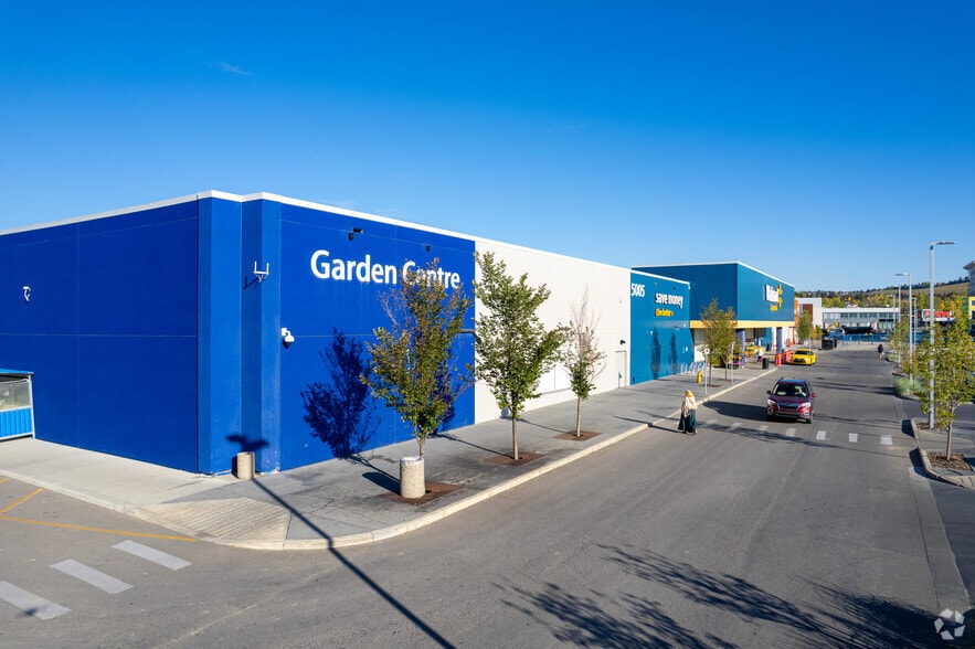 5005 Northland Vlg NW, Calgary, AB for sale - Building Photo - Image 3 of 9