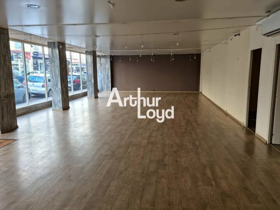 Multifamily in Nice for sale Interior Photo- Image 1 of 7