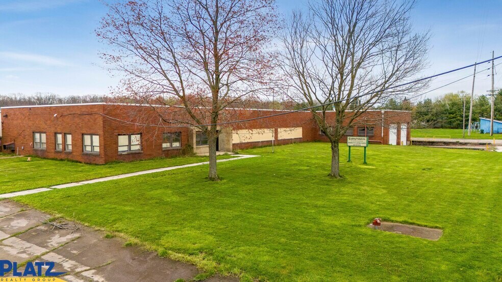 400 Myron St, Youngstown, OH à louer - Photo du bâtiment - Image 1 de 19