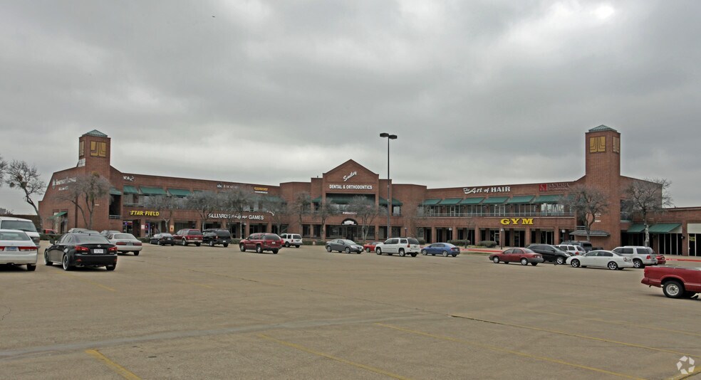 2301 N Collins St, Arlington, TX à louer - Photo principale - Image 2 de 13