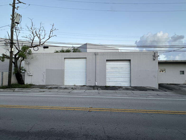 2117 N Dixie Hwy, Wilton Manors, FL à vendre - Photo du b timent - Image 2 de 23