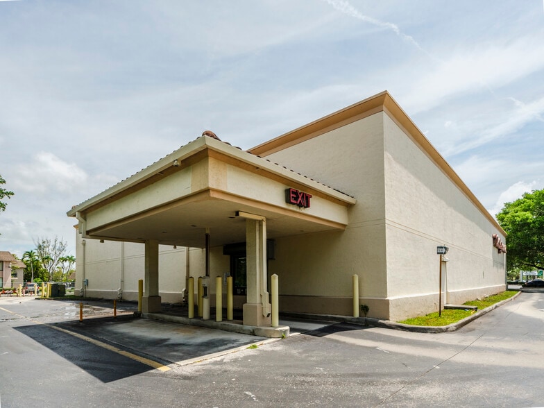 9701 SW 24th St, Miami, FL for lease - Building Photo - Image 2 of 6