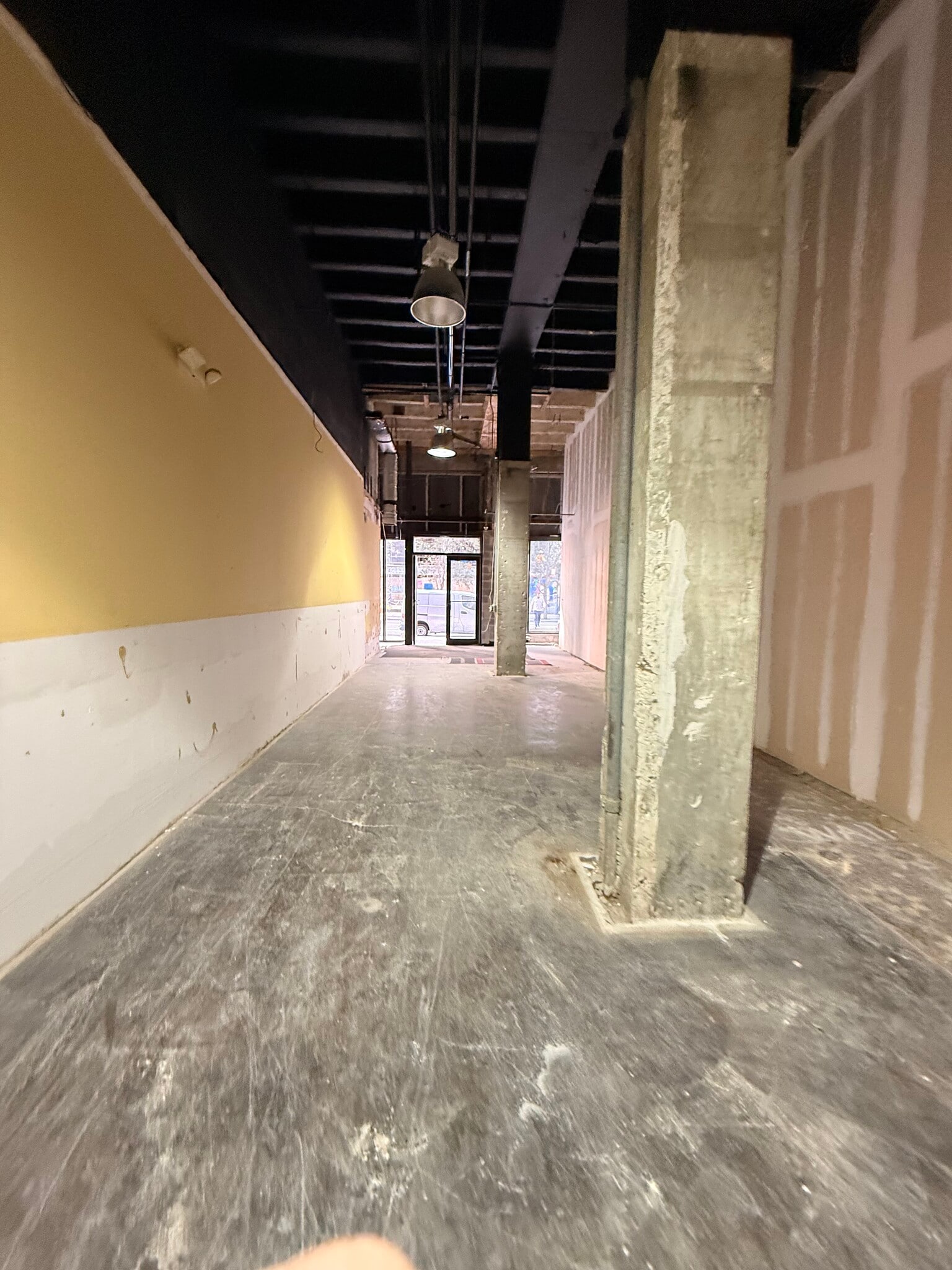 24-28 W Flagler St, Miami, FL for lease Interior Photo- Image 1 of 11