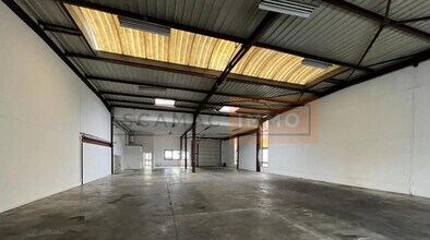 Flex in Le Blanc-Mesnil for lease Interior Photo- Image 2 of 6