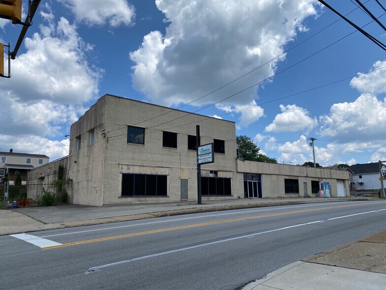 537 Lincoln Hwy, East McKeesport, PA à vendre - Photo du bâtiment - Image 3 de 52
