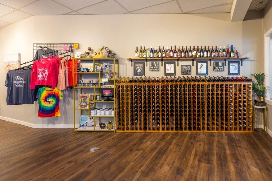 321 State St, Saint Joseph, MI à vendre - Photo du bâtiment - Image 2 de 9