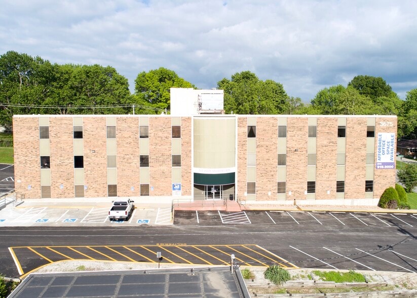 3675 S Noland Rd, Independence, MO for lease - Building Photo - Image 1 of 22