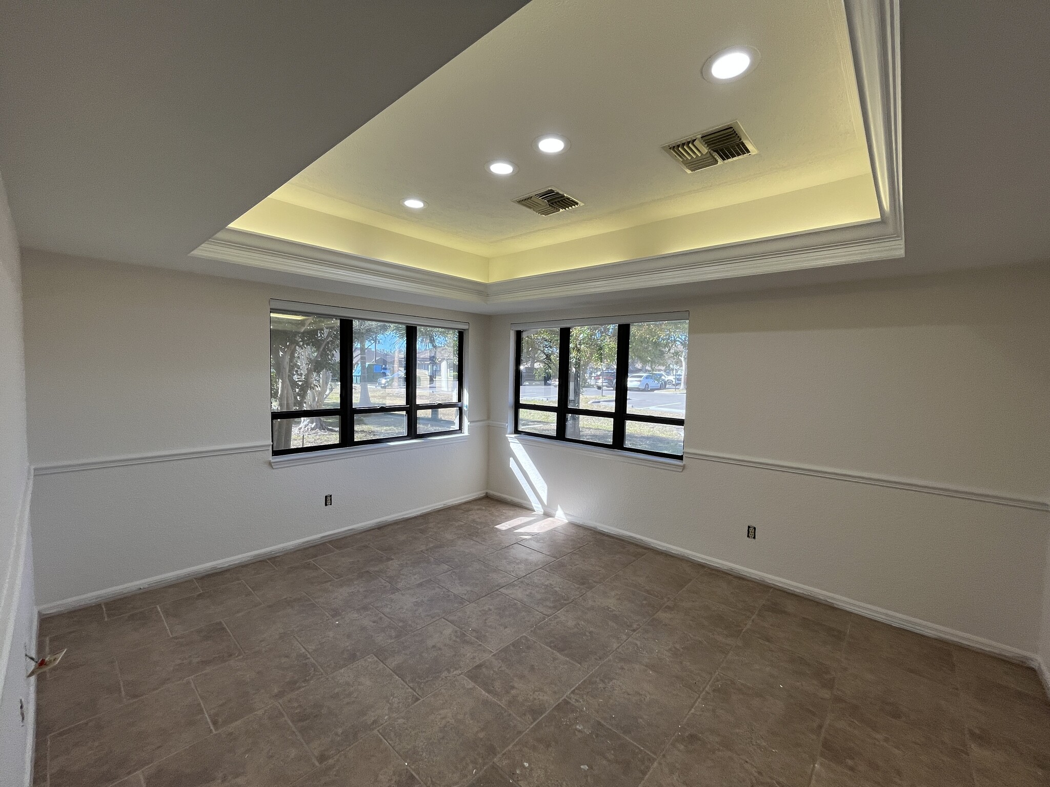 12660 World Plaza Ln, Fort Myers, FL for lease Interior Photo- Image 1 of 2