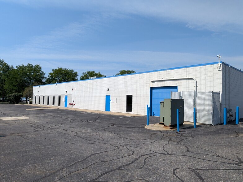 745-755 Phoenix Dr, Ann Arbor, MI à louer - Photo du bâtiment - Image 3 de 4